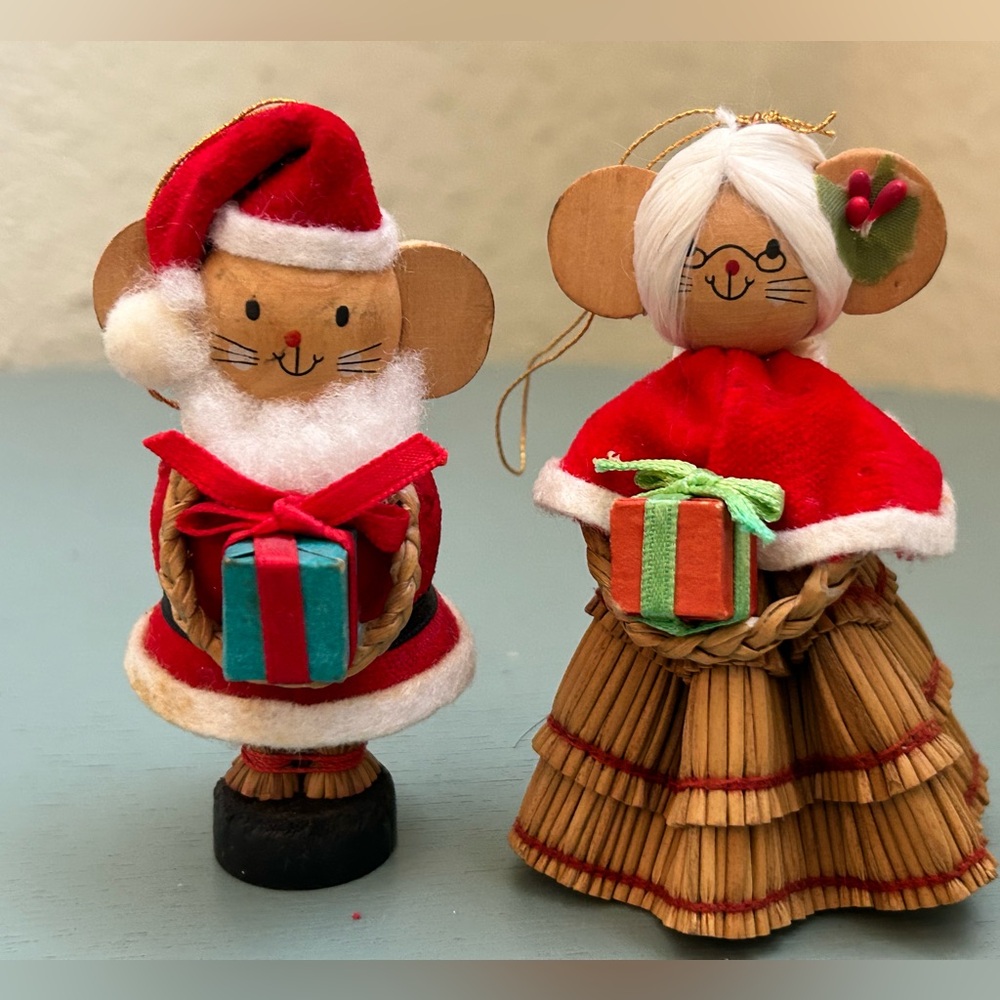 Avon Straw Country Mouse Ornaments - Vintage - Santa and Mrs. Clause Mice